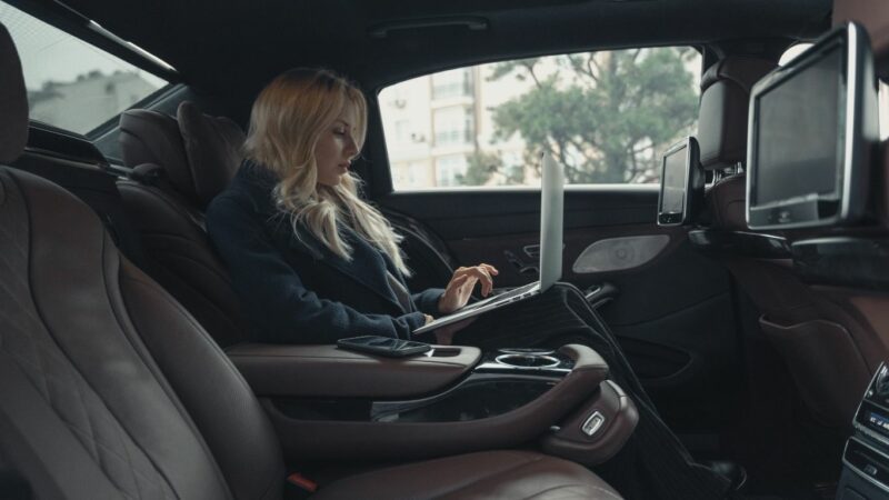 Accueil d’un client international par un chauffeur VIP à Rennes